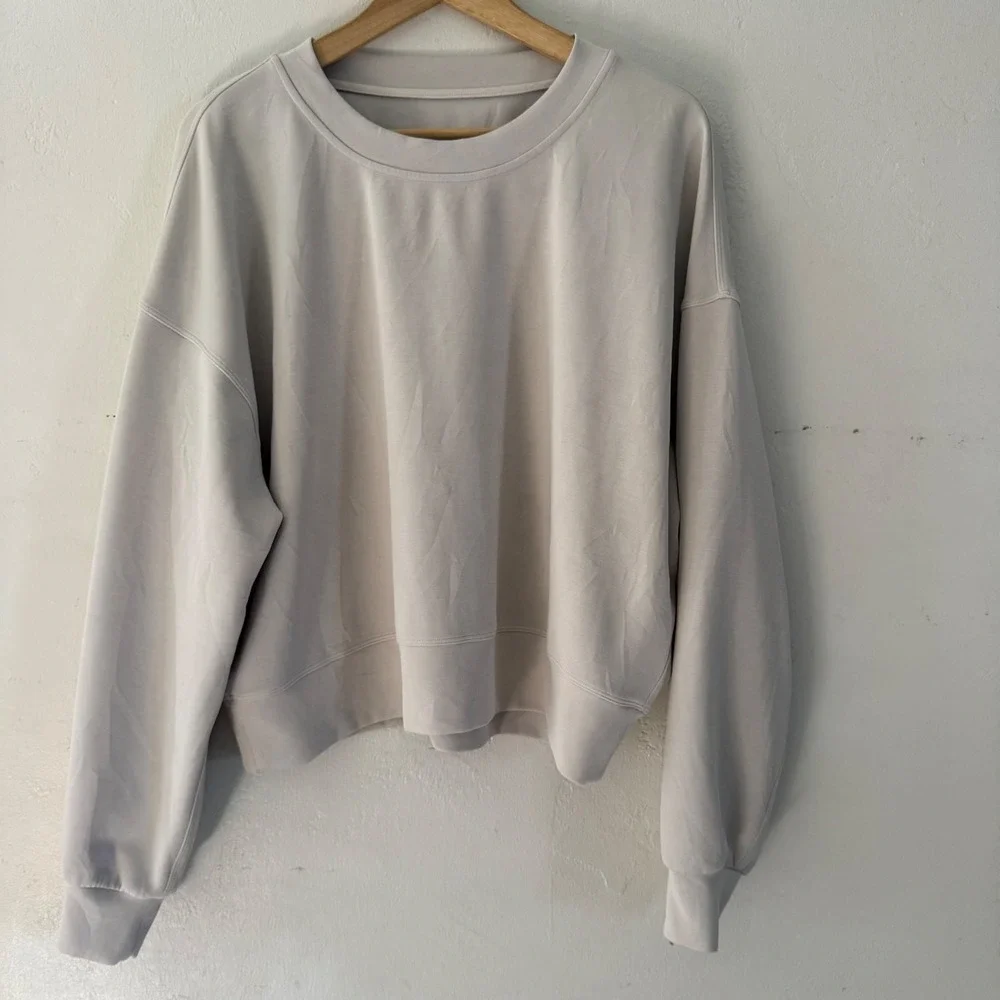 Lululemon Softstreme Perfectly Oversized Cropped Crew Size 10 Cream‎
